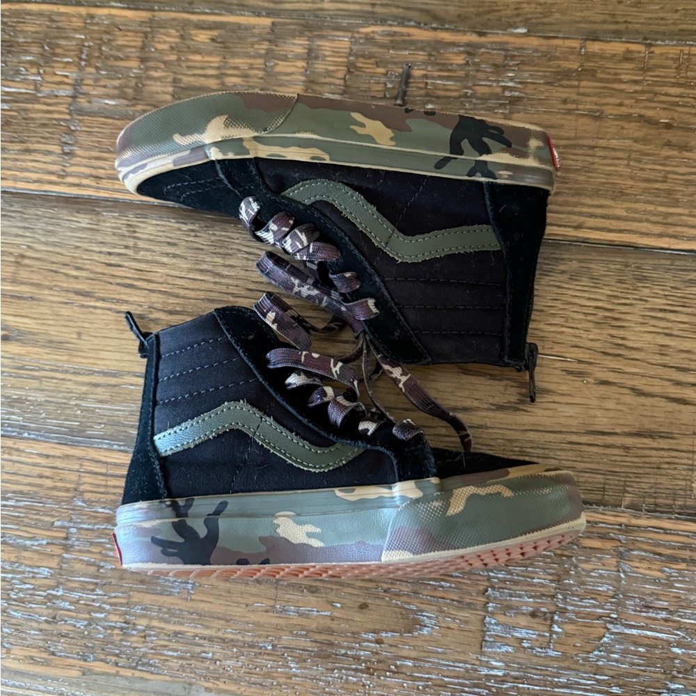 Kids Sk8-Hi Zip Camo Vans Size 11.5